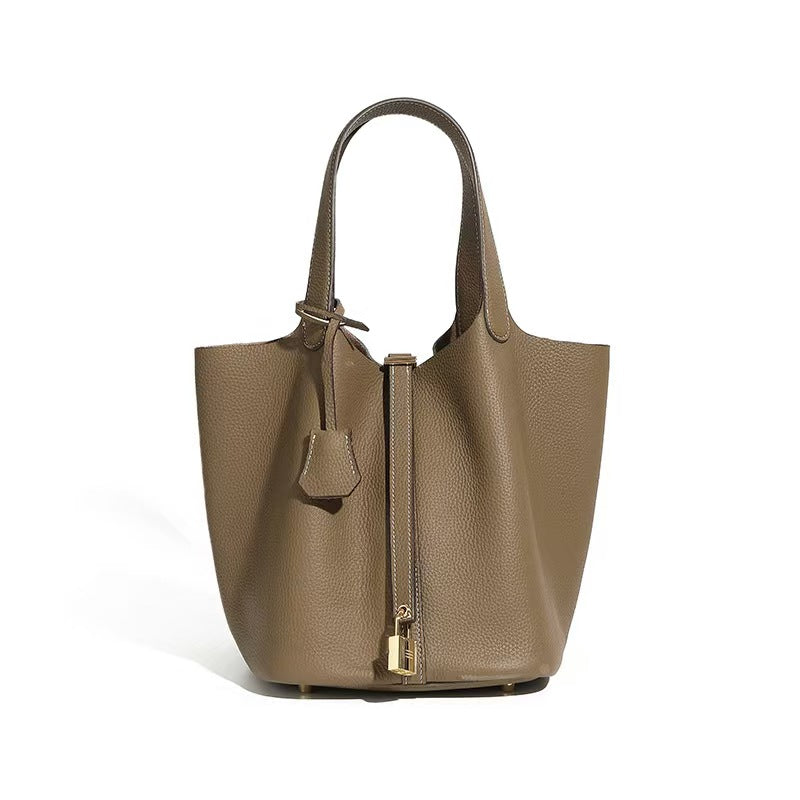 Cèdre Numéro Vingt-Trois