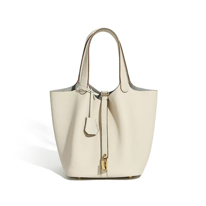 Cèdre Numéro Vingt-Trois